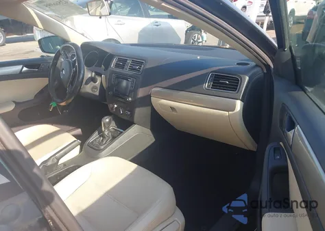 2017 Volkswagen Jetta 1.4T Se из США, поврежденный, VIN 3VWDB7AJ7HM258579